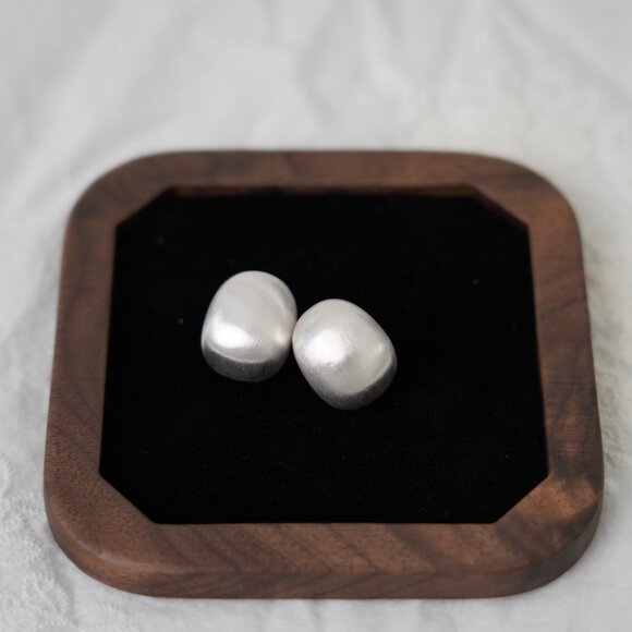 NEW Minimalist Silver Stud Earrings - Picture 1 of 4